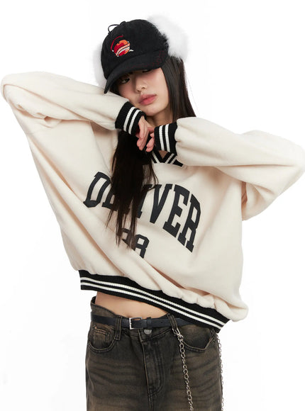 oversized-varsity-style-sweatshirt-cn521 / Light beige