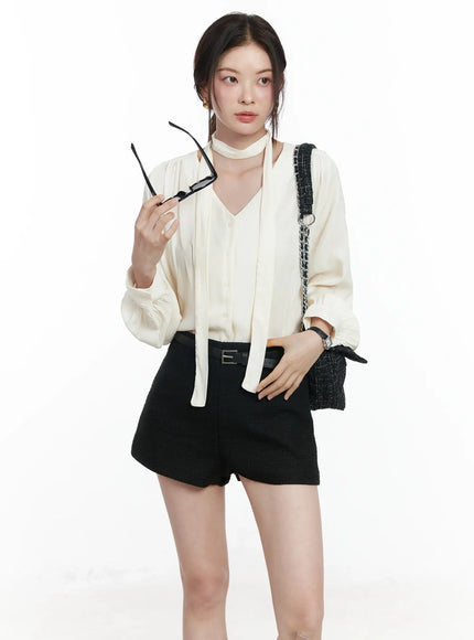 v-neck-shirred-blouse-and-scarf-set-if525 / Light beige