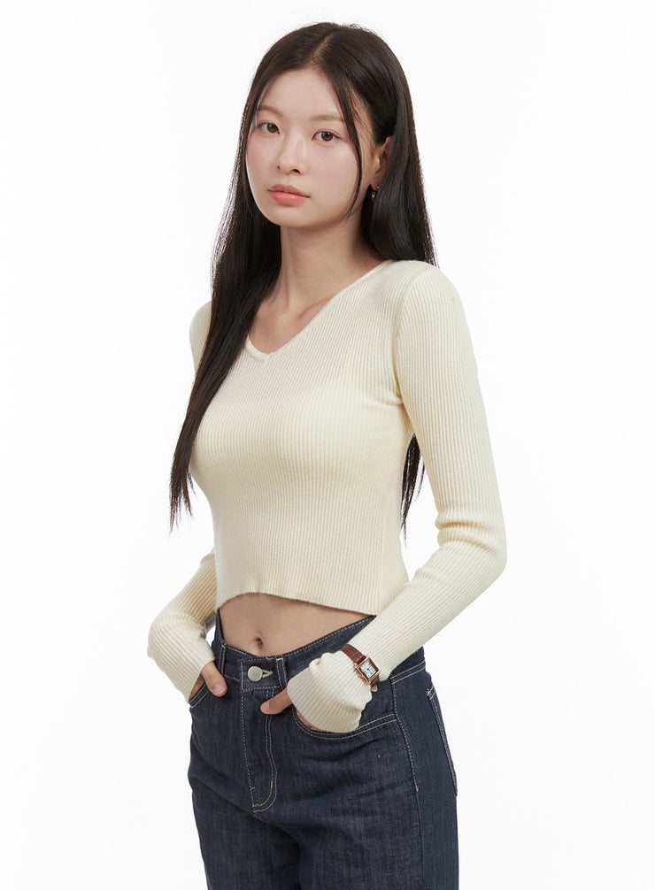 v-neck-slim-crop-long-sleeve-top-og416 / Light beige