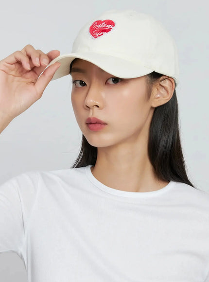 chich-heart-embroidered-cap-in507 / Light beige