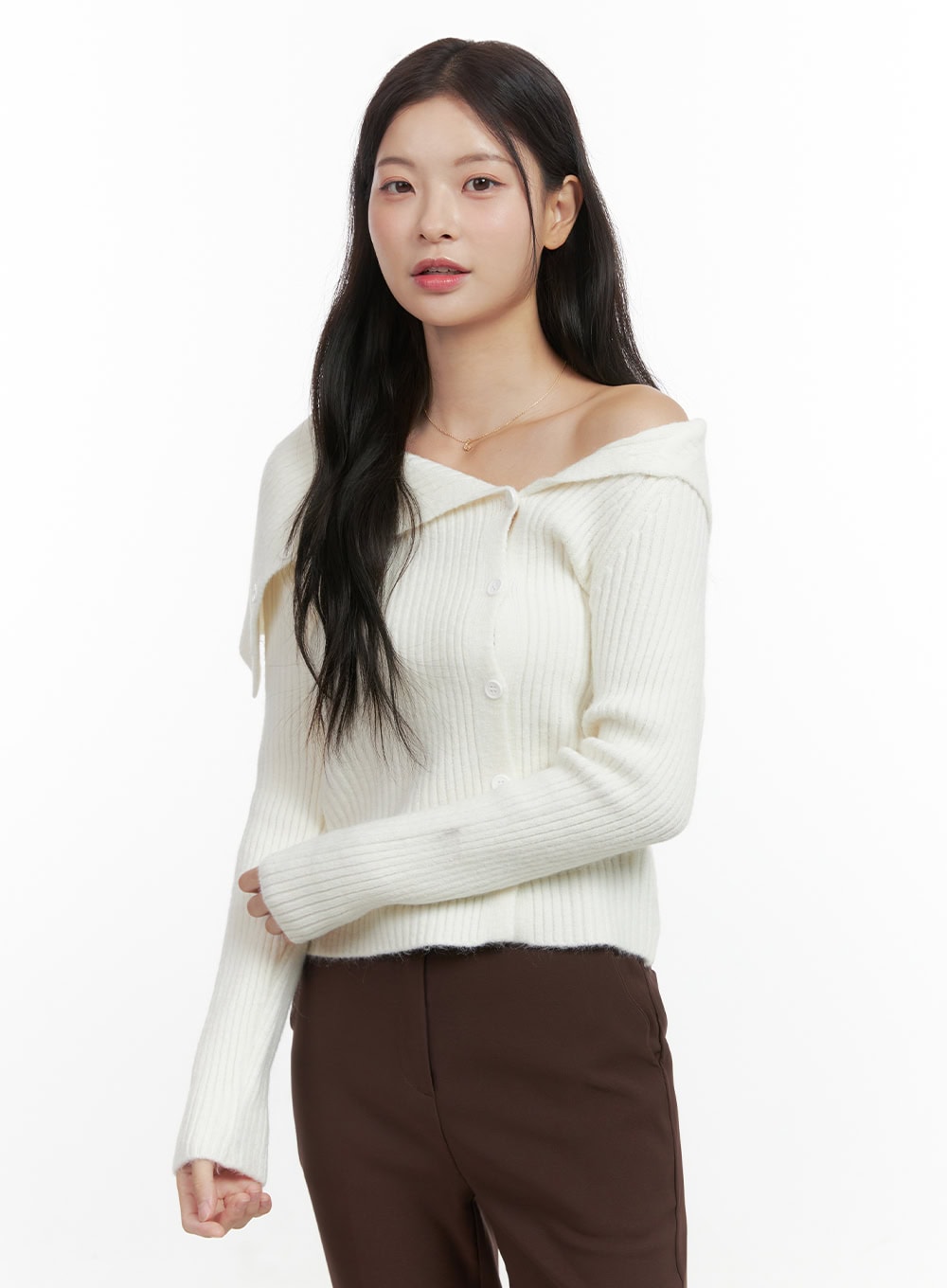 off-shoulder-side-buttoned-cardigan-os423 / Light beige