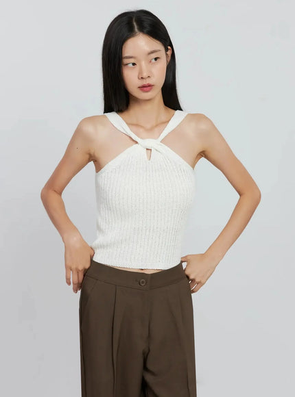 knitted-halter-neck-top-io530 / Light beige