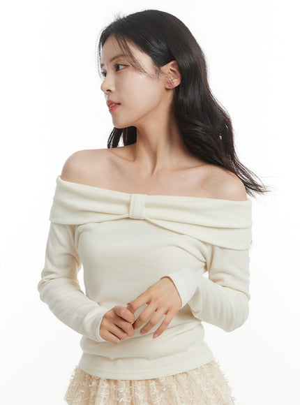 off-shoulder-long-sleeve-top-of428 / Light beige