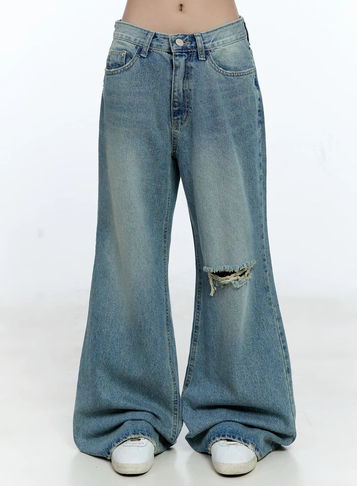 mazie-distressed-wide-leg-flare-jeans-cg512 / Light blue