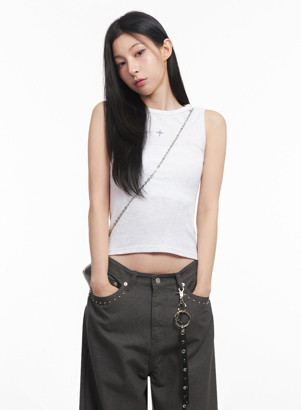 slim-fit-sleeveless-star-graphic-top-iy516 / Light gray