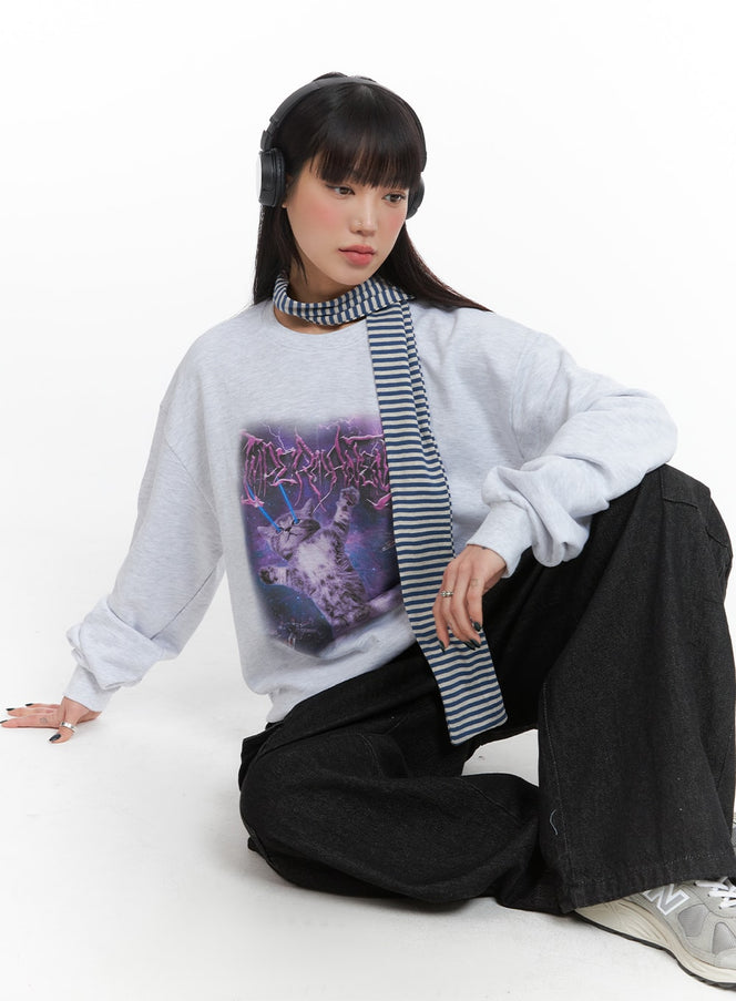 terry-round-neckline-universal-cat-oversized-sweatshirt-ij411 / Light gray