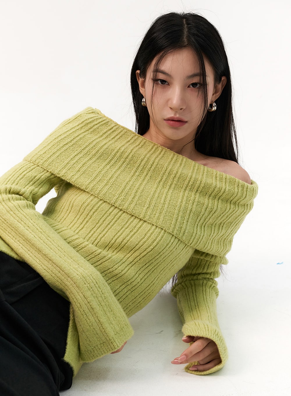 off-shoulder-rib-sweater-io320 / Light green