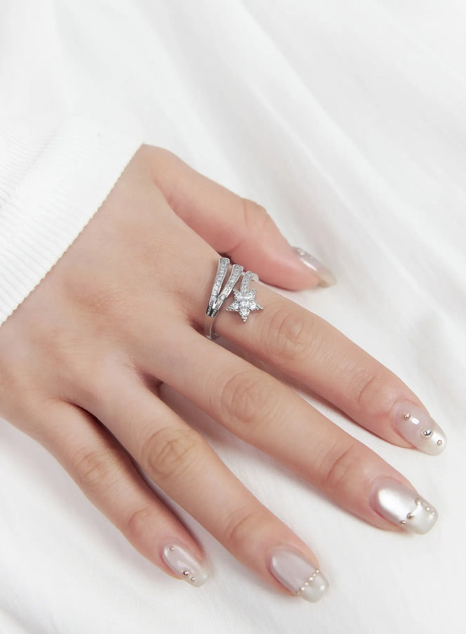 wrapped-star-cubic-ring-cf525 / Silver