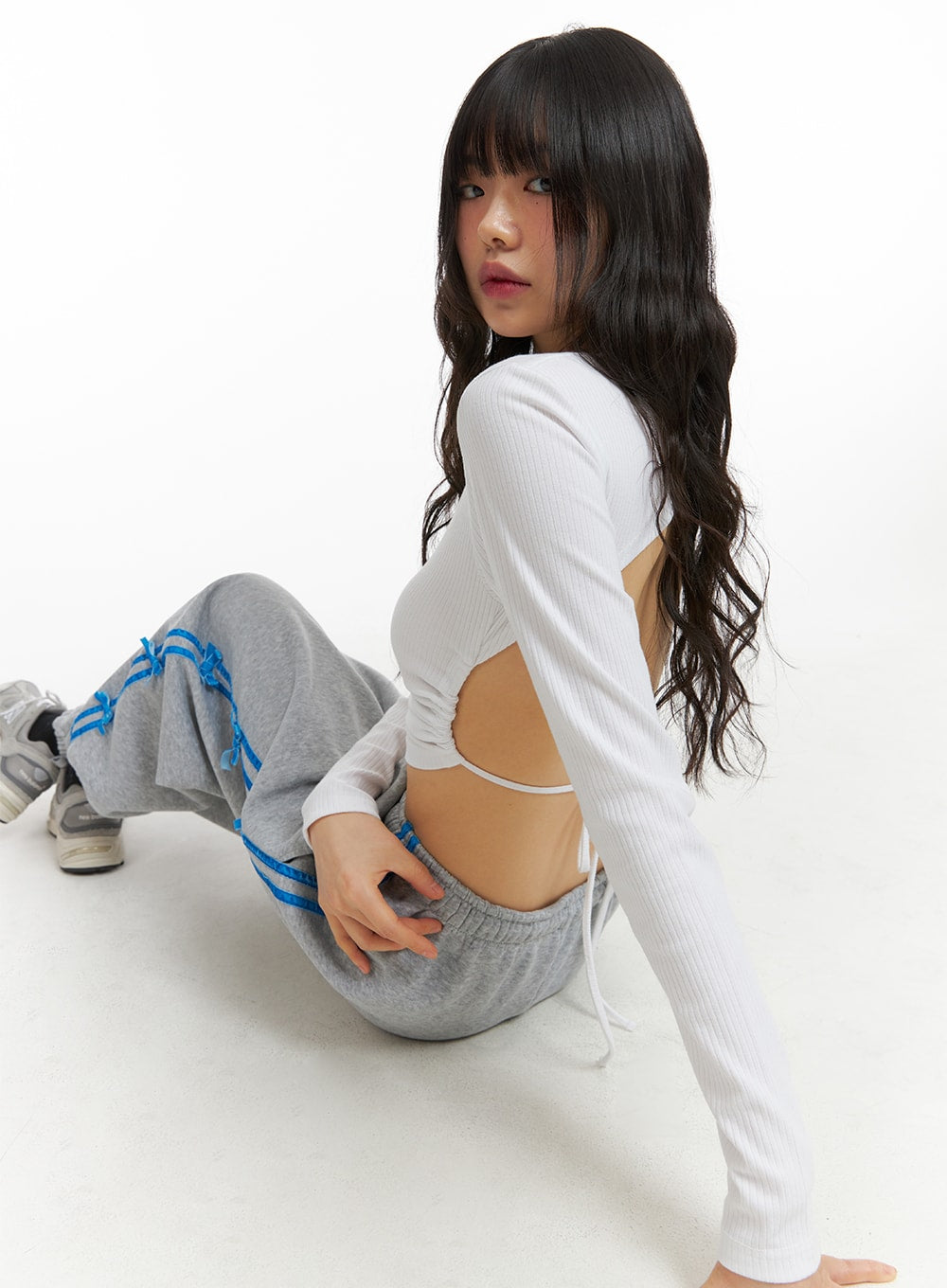 round-neck-glitter-backless-long-sleeve-cj412 / White