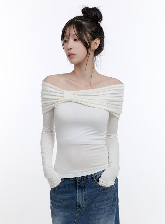 shirred-off-shoulder-solid-t-shirt-co419 / White