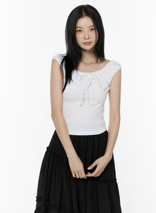 lace-trim-sleeveless-top-iu505 / White