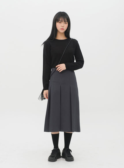 Essential Crew Neck Long Sleeve Top F3
