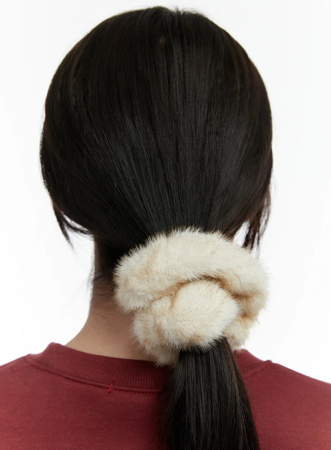 faux-fur-angora-blend-scrunchie-cd514 / Beige