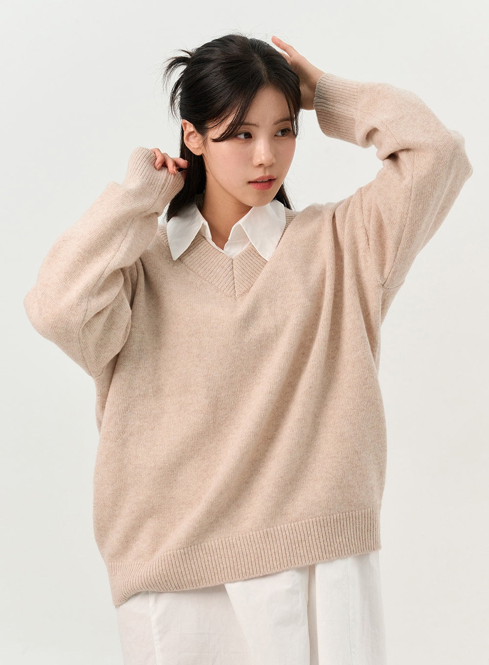 v-neck-slouchy-pullover-oo325 / Beige