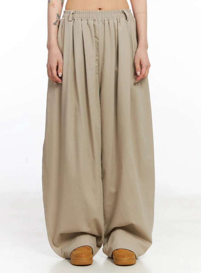 pin-tuck-wide-leg-balloon-pants-cj523 / Beige