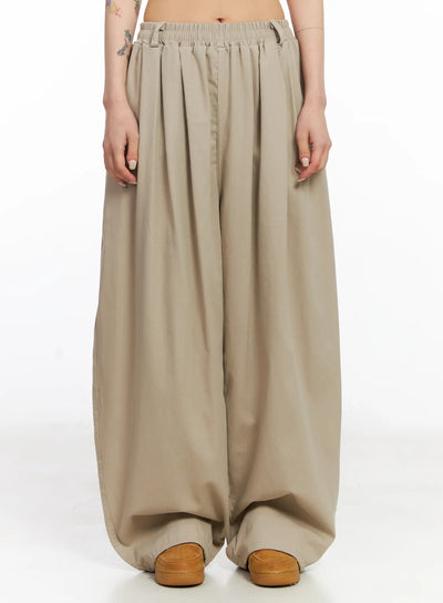 pin-tuck-wide-leg-balloon-pants-cj523 / Beige