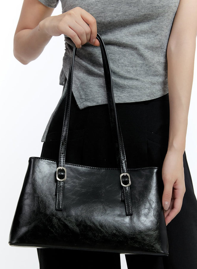 solid-print-faux-leather-shoulder-bag-cd420 / Black