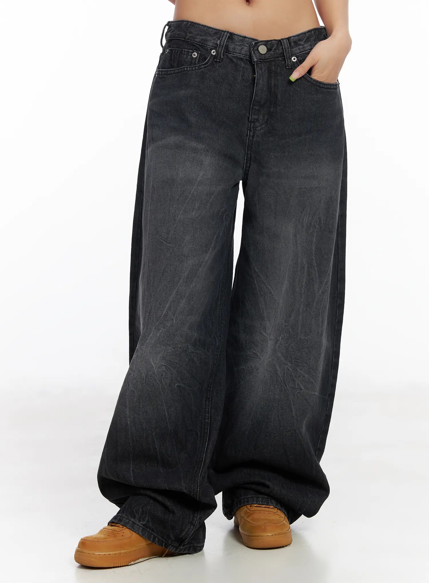 zoraya-washed-low-rise-baggy-jeans-cm520 / Black