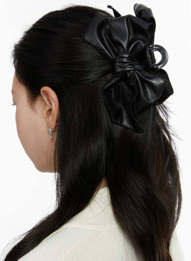 Eco-Leather Bow Claw Clip F502