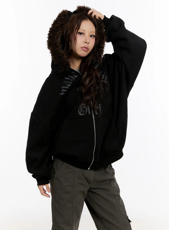 oversized-graphic-faux-fur-zip-hoodie-cn527 / Black