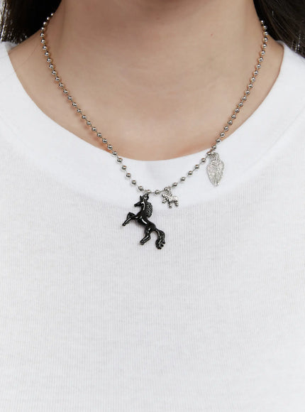 horse-charm-necklace-f502 / Black