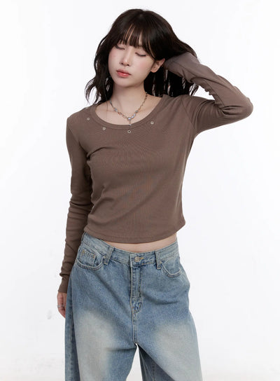 ribbed-u-neck-eyelet-long-sleeve-top-cs530 / Brown