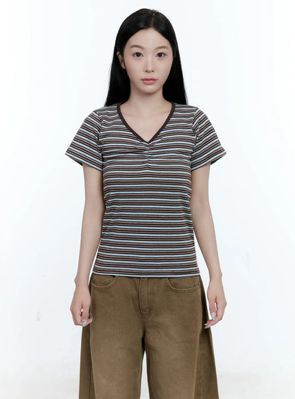 striped-v-neck-shirred-tee-cg501 / Brown