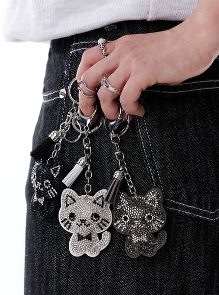 black-and-white-rhinestone-ribbon-character-keychain-ia524