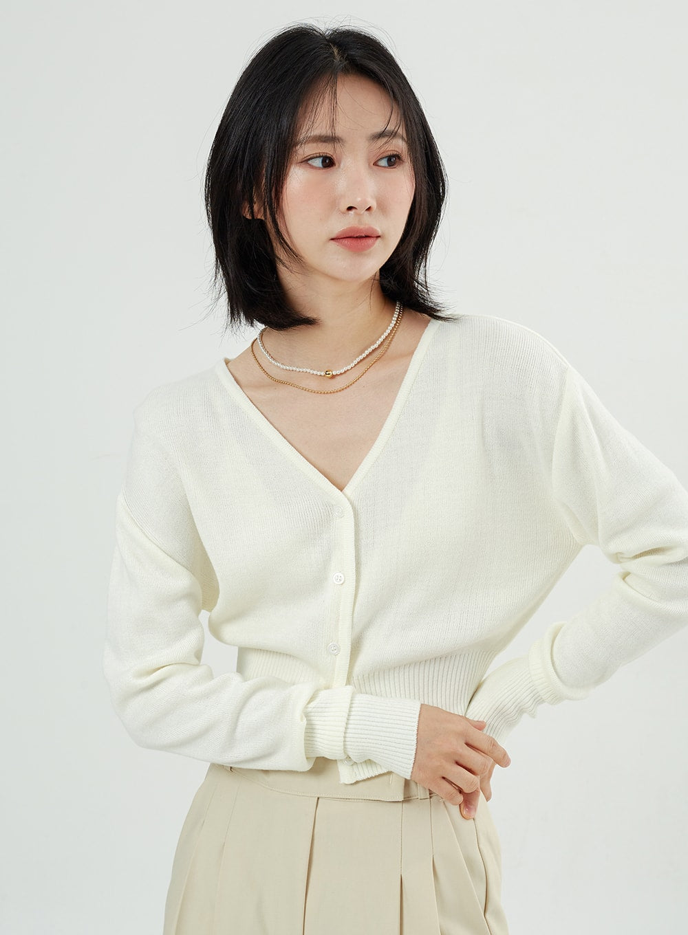 V-Neck Cropped Cardigan OM307