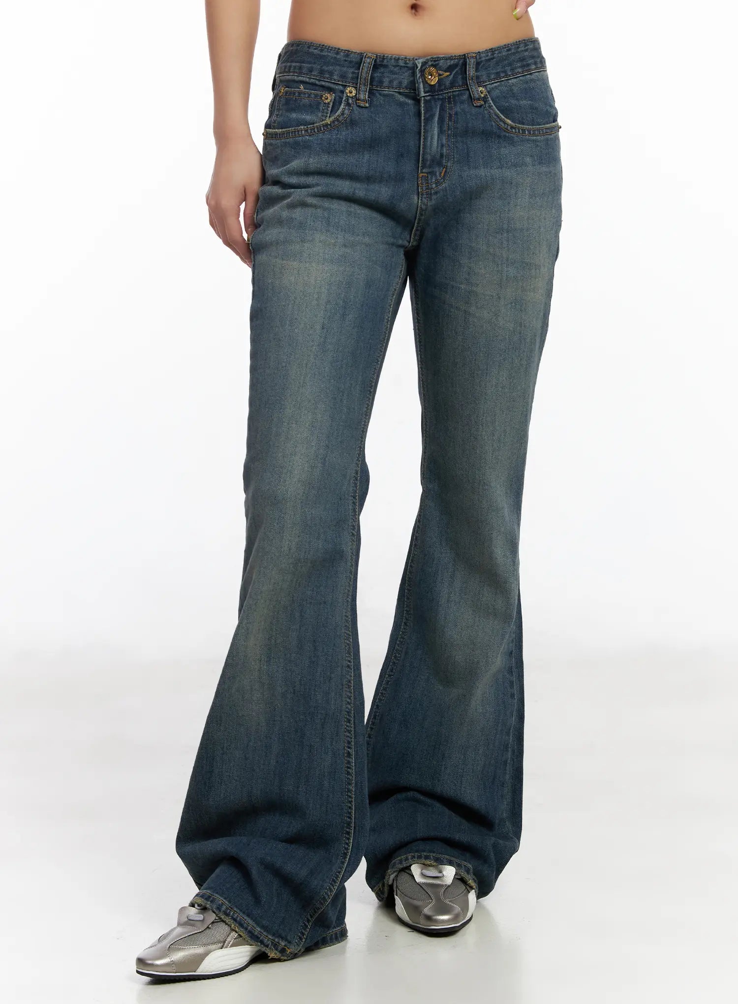 reah-loose-fit-flared-bootcut-jeans-cm520 / Dark blue