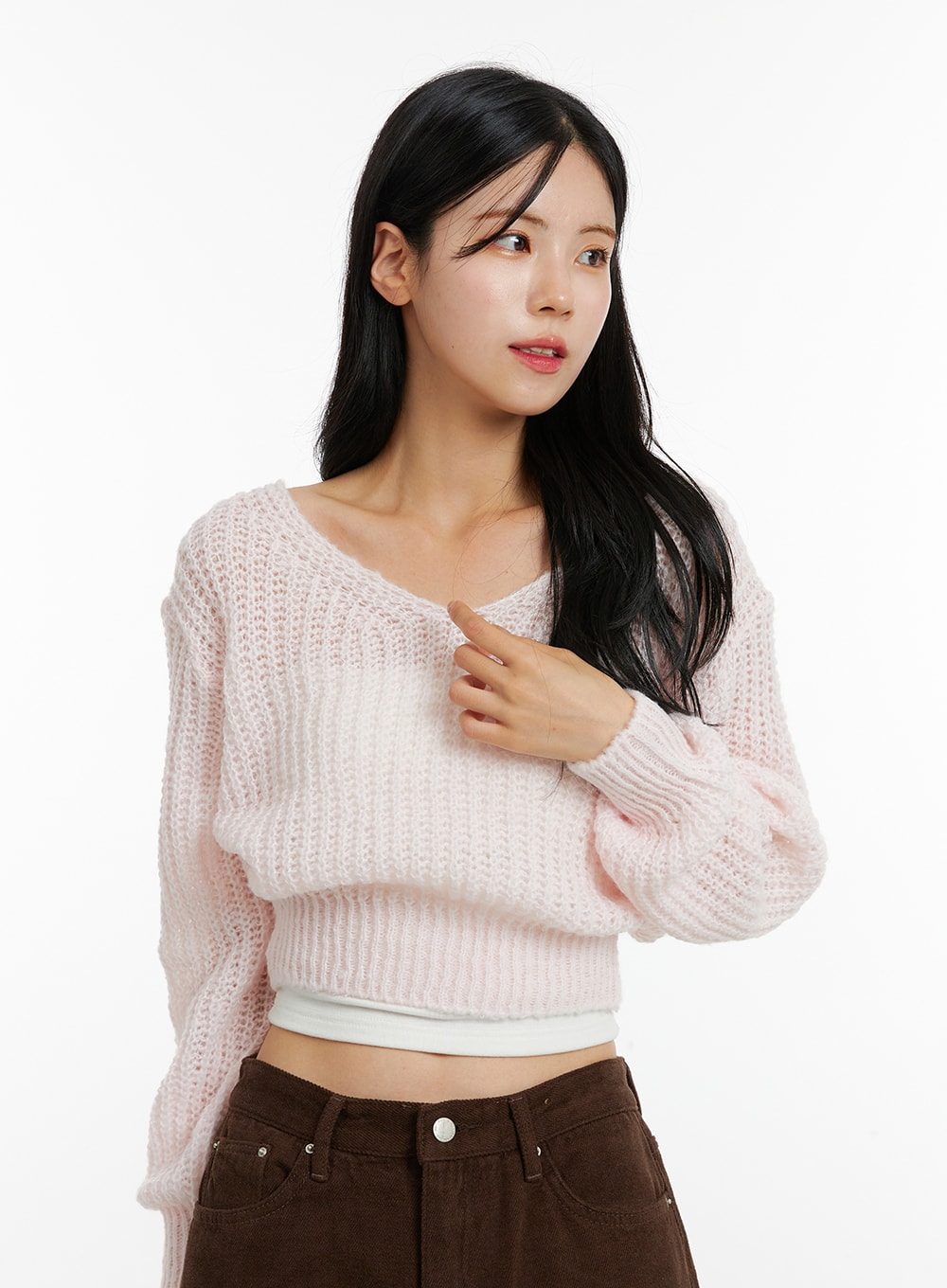 v-neck-crop-open-body-sweater-on320
