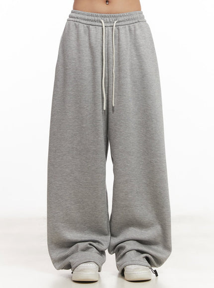 Essential Wide-fit Sweatpants CM505