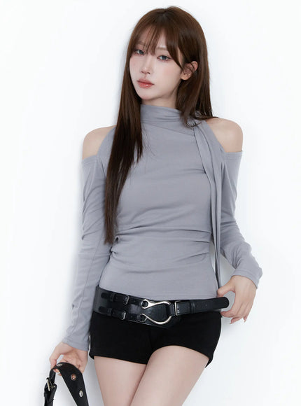 cut-out-shoulder-turtleneck-top-cg529 / Gray