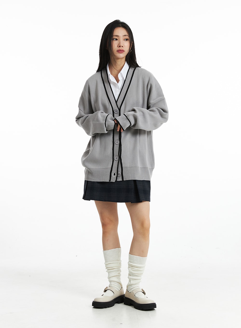 v-neck-loose-fit-long-sleeve-cardigan-oo323 / Gray