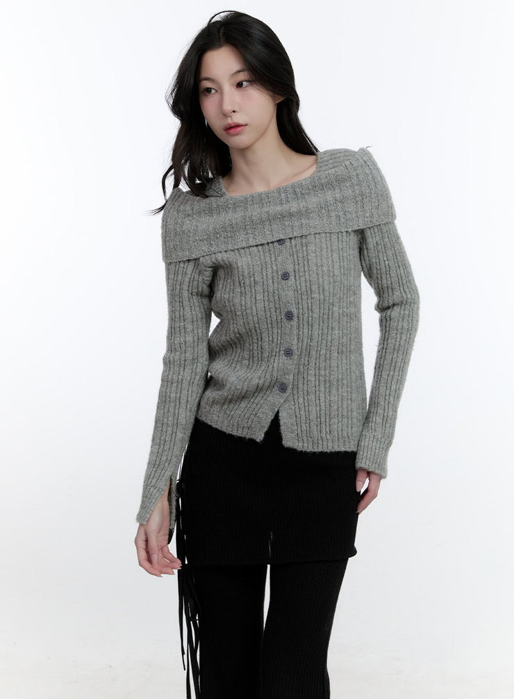 square-neck-buttoned-sweater-cj520 / Gray