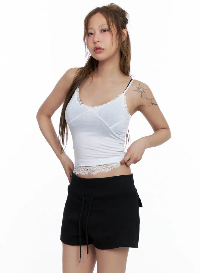 v-neck-lace-cami-top-cl510 / Light beige
