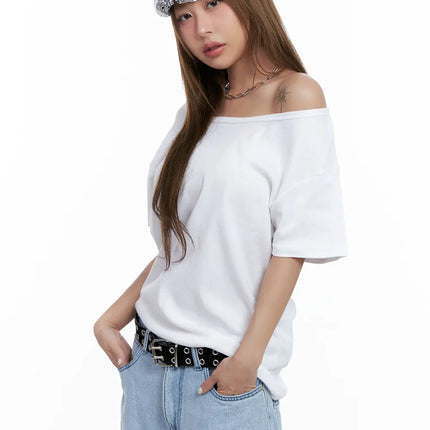 casual-off-shoulder-loose-fit-tee-cl511 / White