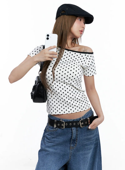 polka-dot-off-shoulder-top-cl510 / Light beige