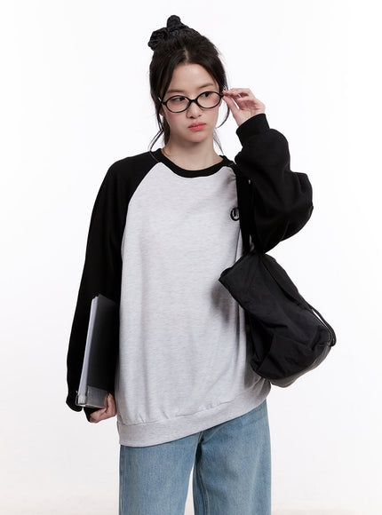casual-graphic-logo-sweatshirt-cm527 / Light gray