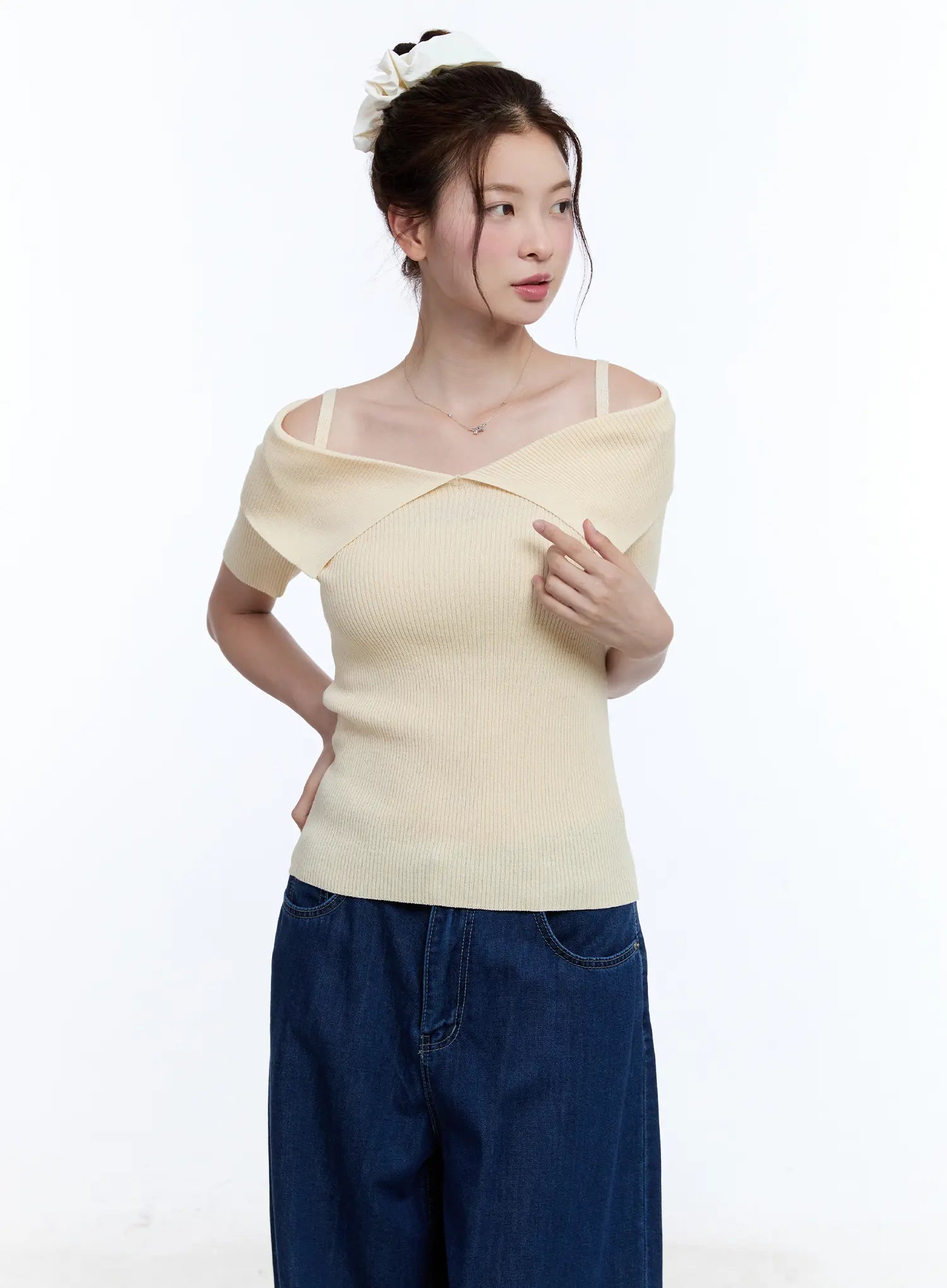 ribbed-off-shoulder-top-cu513 / Light yellow