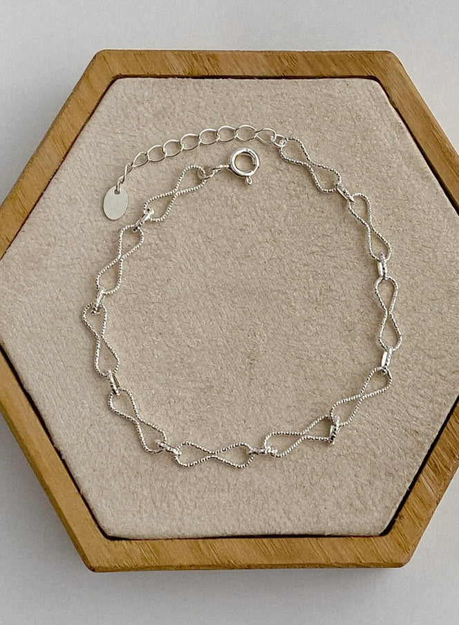 mccullers-infinity-link-bracelet-iu506 / Silver