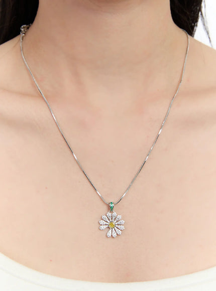daisy-cubic-pendant-necklace-ca508 / Silver