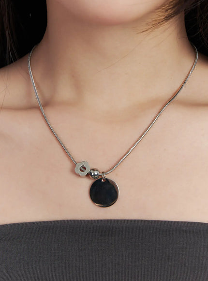 circle-pendant-flower-charm-necklace-cj515