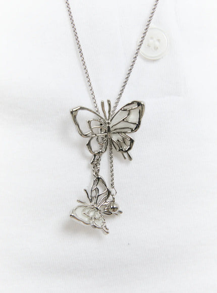 elegant-butterfly-pendant-necklace-cm505 / Silver