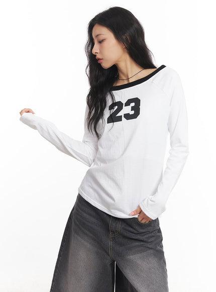 23-graphic-off-shoulder-long-sleeve-top-ca504 / White