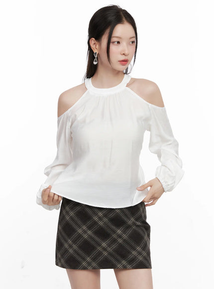 shirred-halter-neck-blouse-cn504 / White