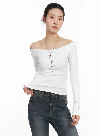 studded-boat-neck-long-sleeve-top-cd509 / White