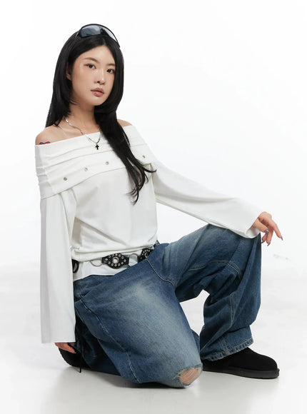 off-shoulder-eyelet-top-cn528 / White