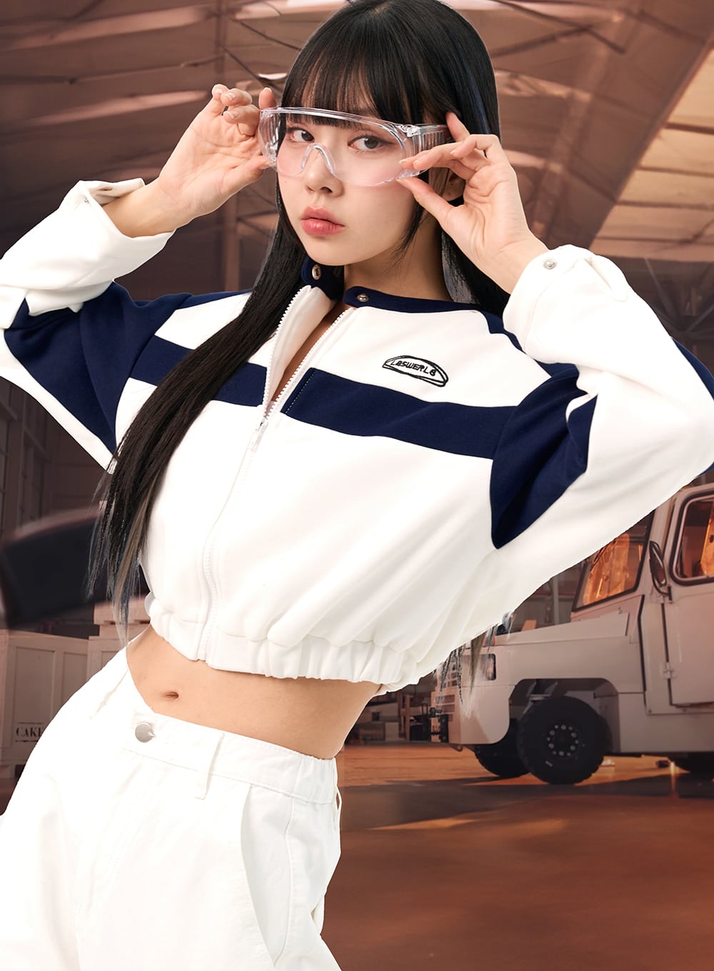 cropped-varsity-bomber-jacket-io317 / White