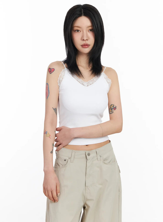 v-neck-lace-camisole-top-cf526 / White
